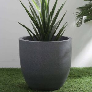 grey-polymer-round-planter-by-yuccabe-italia-grey-polymer-round-planter-by-yuccabe-italia-z4yu9h